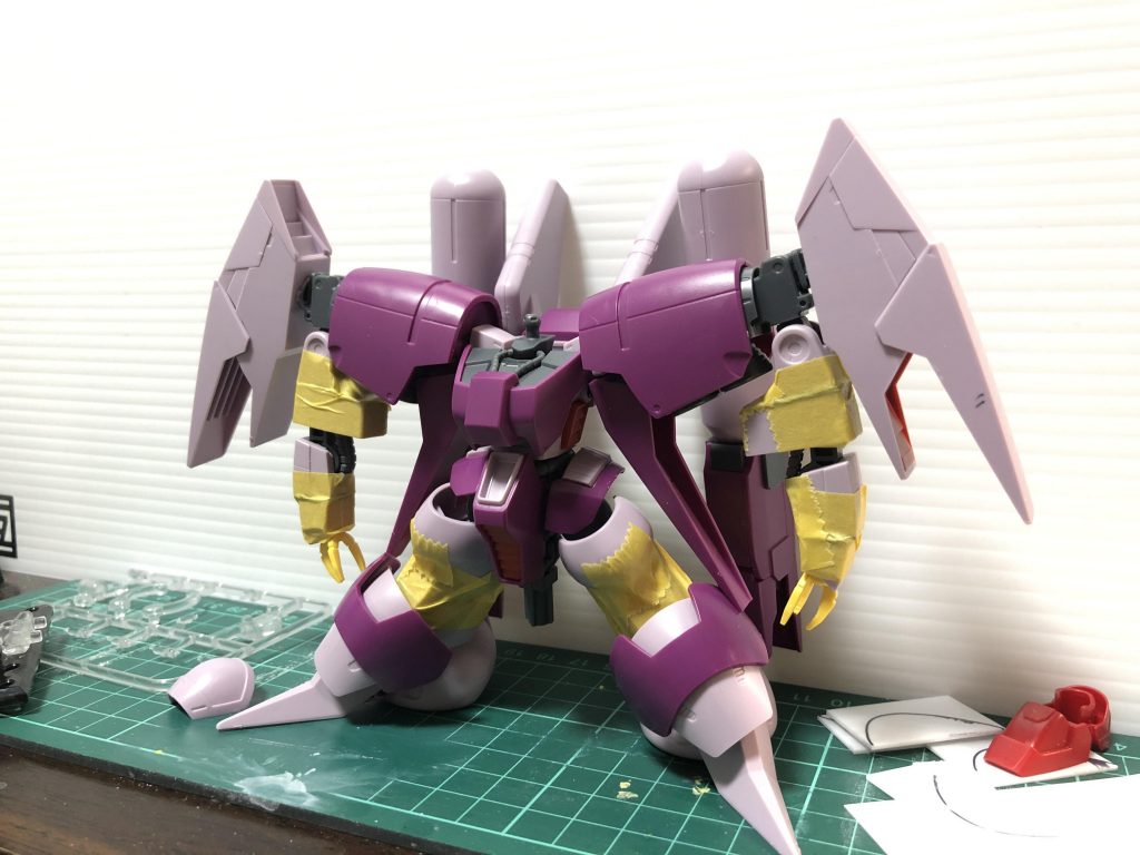 手足の短縮加工です。超音波カッターにてカットしました。