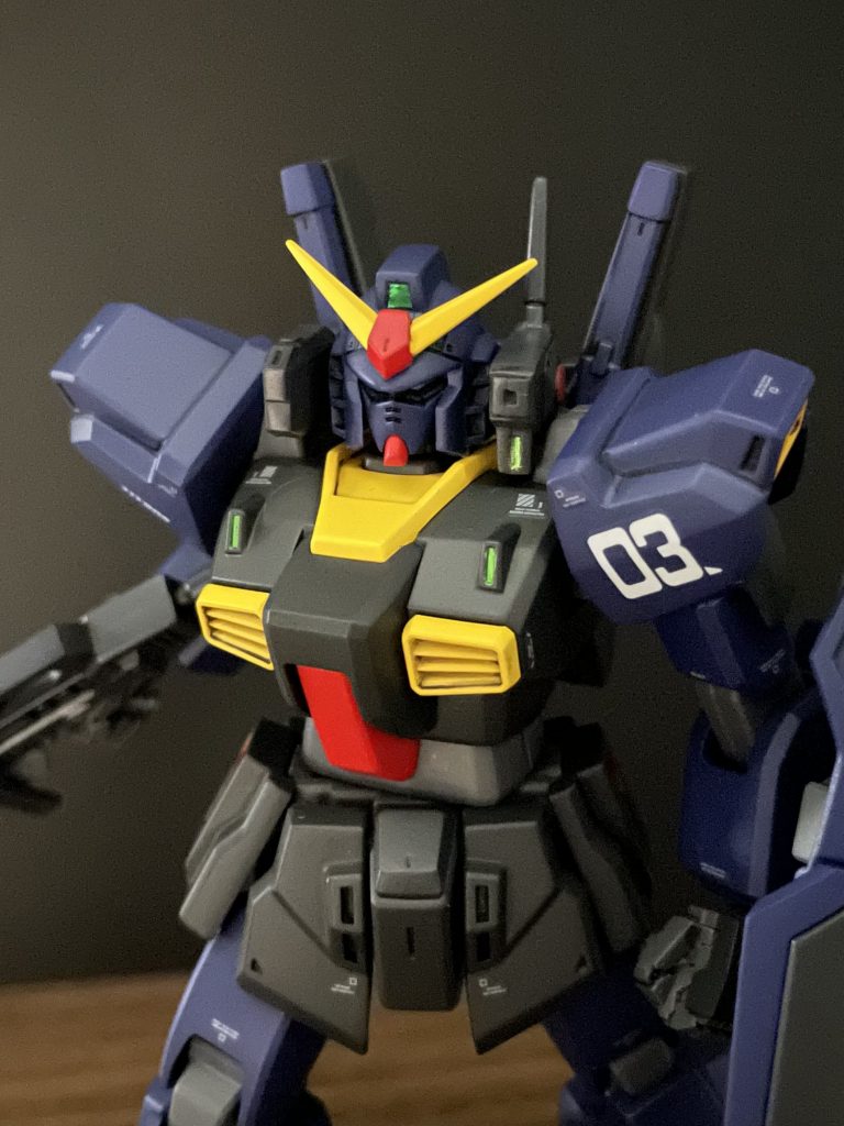 膝関節を前後逆に挟み込んで接着してしまいテンションだだ下がりましたが、合わせ目を消した部分を再度ノコで切り離しパーツをハメ変え再接着しなんとか修正。