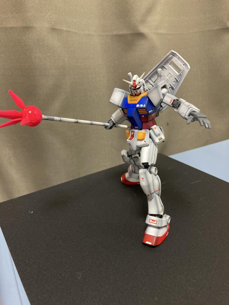 ビームジャベリン実はサーベルより出力が高く分厚い装甲大型の戦艦やMAには有効設定では ガンダムのサーベルのリミッター解除する事で使える武器ビーム一点集中だからサーベルを持つ敵との鍔迫り合いには不利ですよね