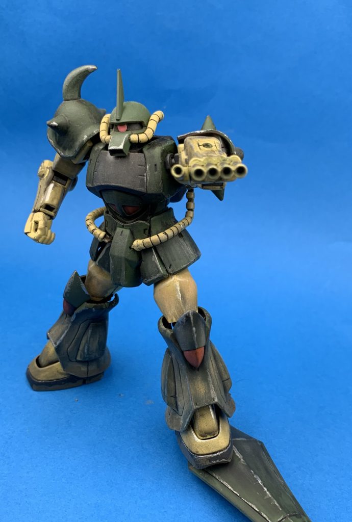 あまり人気のないフィンガーバルカンを装備したポーズです。