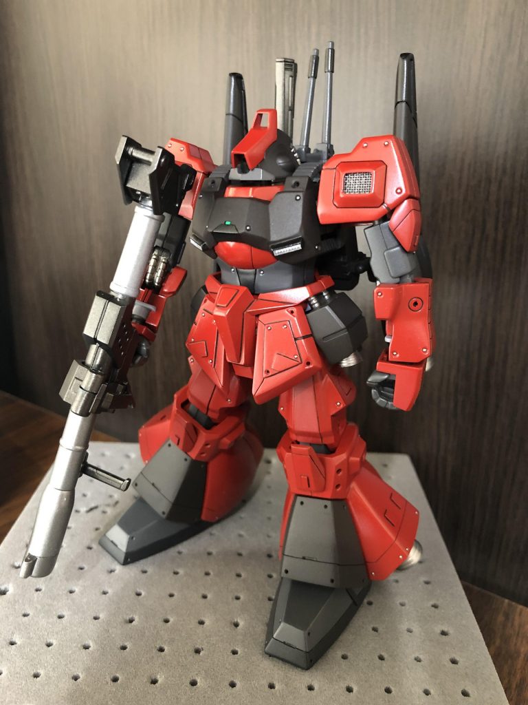 塗装後デカール前ショット。この段階でプロペラントが付いていないのは塗装後に組み付けていたら塗装の厚みでハマりづらくなり、無理やり押し込んだらバキバキに割れてしまいました・・・同じものが近くの店になくてK社さんのプロペラントタンクに急遽変更。変更品の方が自分的には好みだったのである意味ラッキーでした。