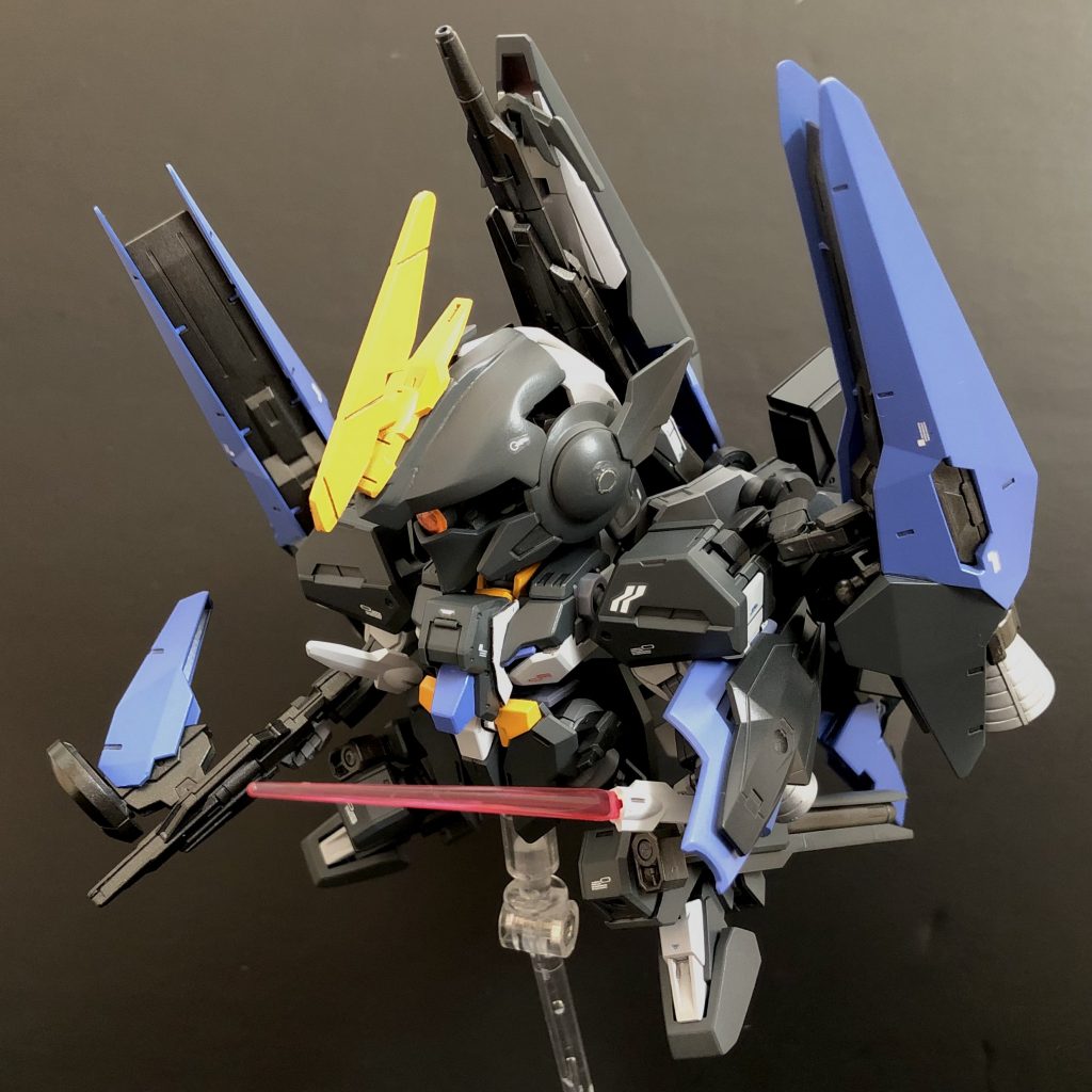 ディフェンサーユニットはフレキシブルに稼働!ただ重いので肩が下がり気味になります。