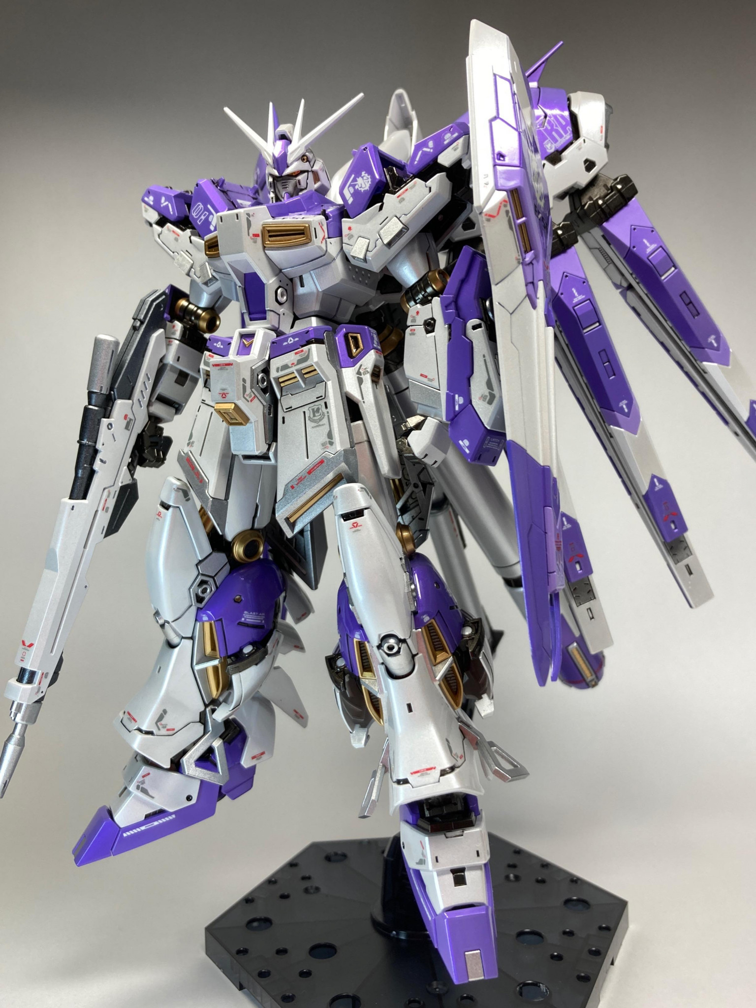 RG Hi-νガンダム 全塗装-