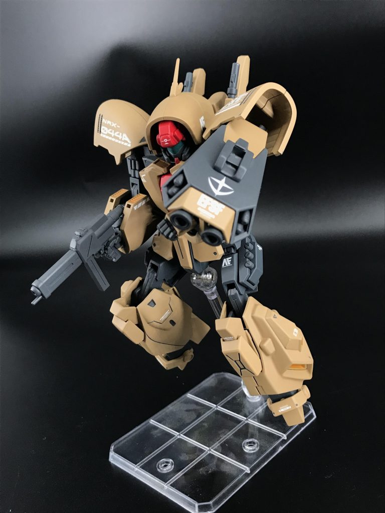 シールドはジェガンの物を小型に改造して変形時にシールドブースターになるようにしてます。
