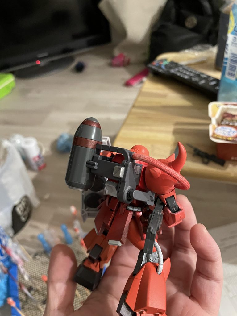 供給ホースは付属の針金から大きめのメッシュホースに取り替えました！