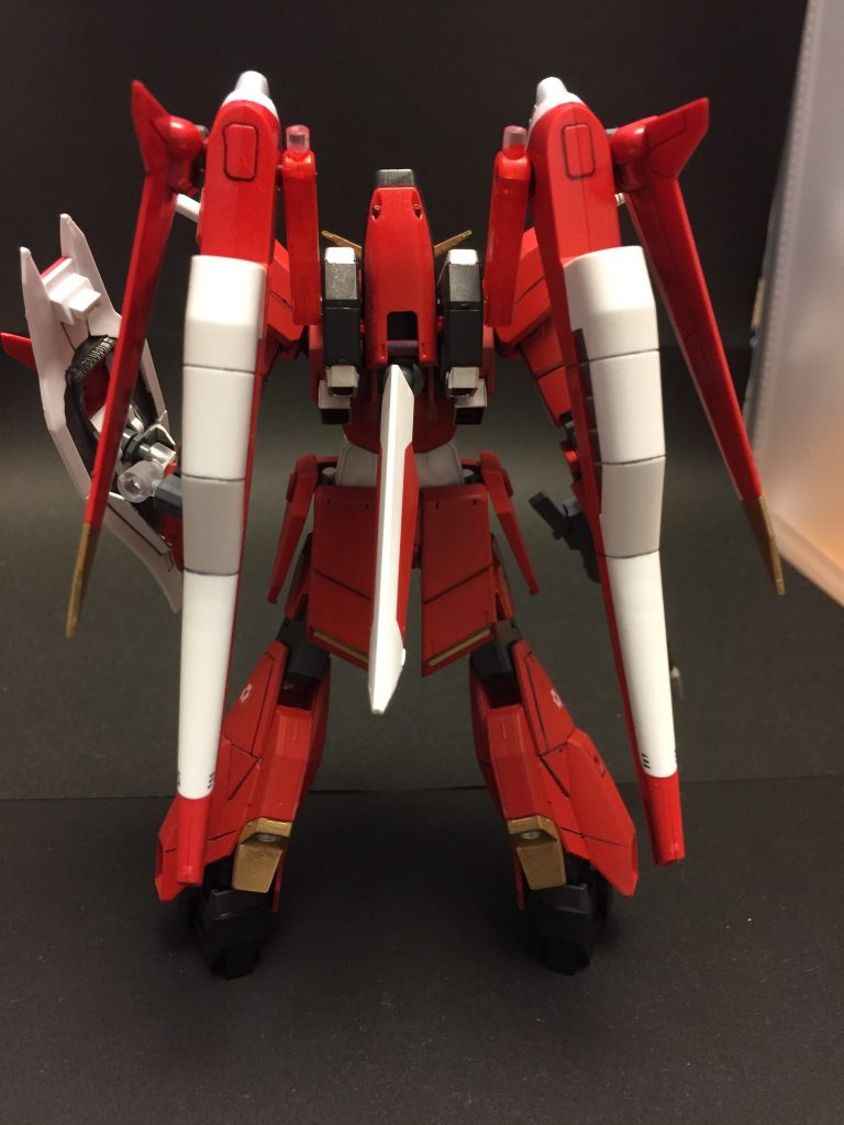 8割ライトニングガンダムなのに赤く塗るとセイバーに見えなくもないのが不思議