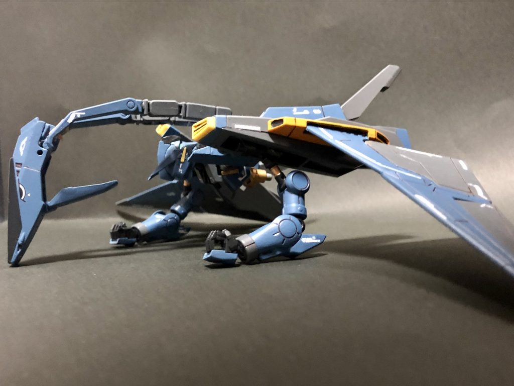 キャノピーが延伸、エンジン下の腕が伸びて…