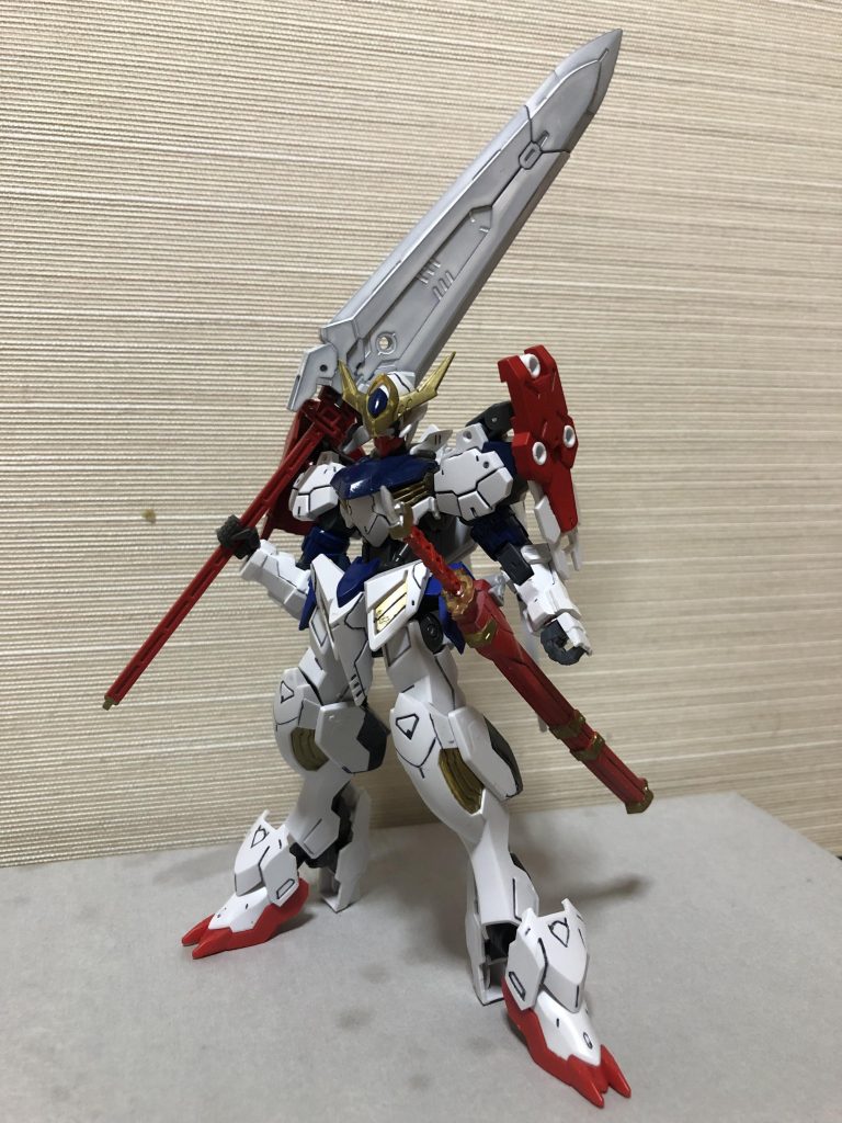 肩に担ぎ、一枚。こうしたショットが一番サマになるなあと思います。