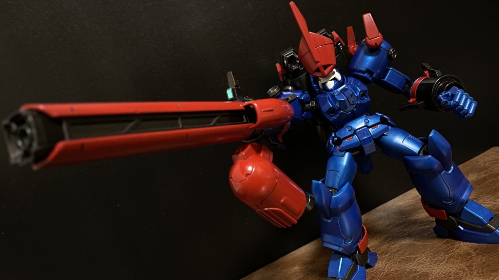 アハツェン砲　チームのメカニック、ハマー(STIER参照)により追加された大型砲。専用のジェネレーターを搭載しており、本体二基のジェネレーターと併せて三基分の出力による最大チャージ時の威力は、コロニーを消し飛ばすほどらしい。…が、良い子のマリアはコロニーに向けて撃ったりしないそうです。