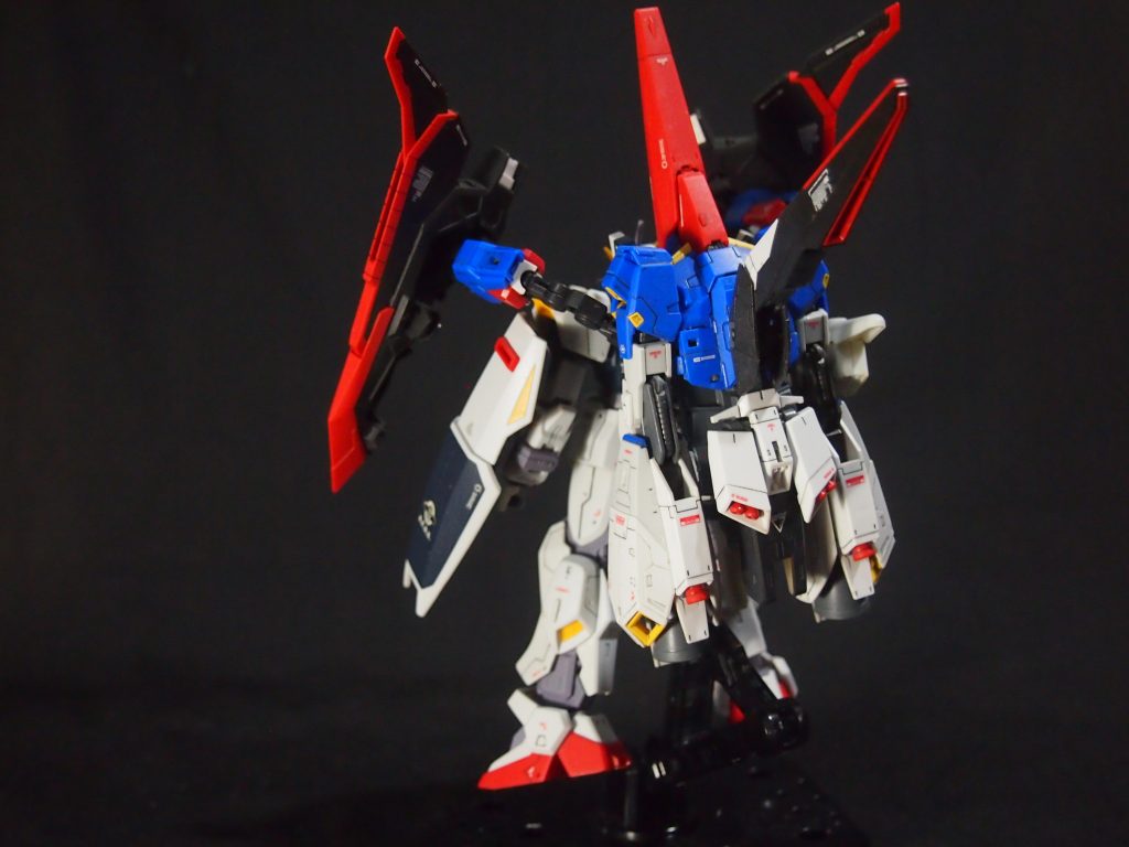 フライングアーマーと本体との接続は食玩のGフレームの下半身部分を使っています。Gフレームホントに便利です。