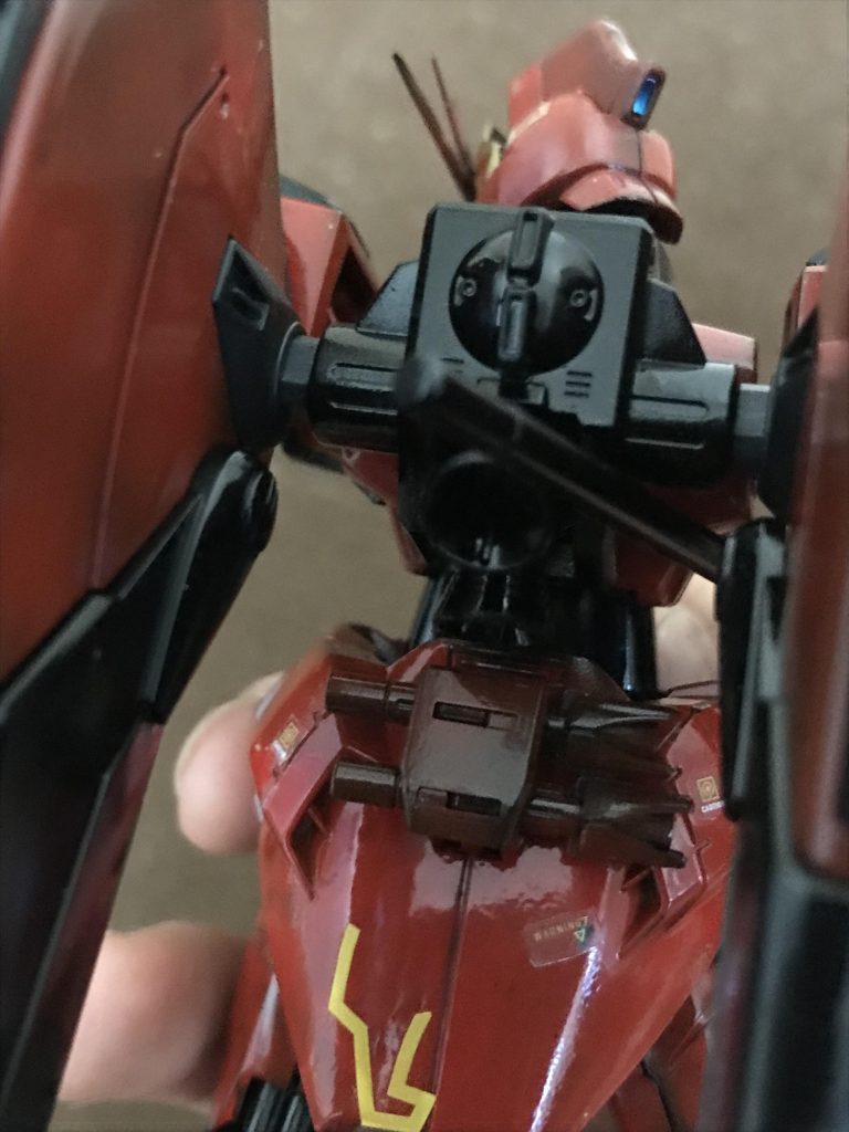 ビームサーベルはここに収納します