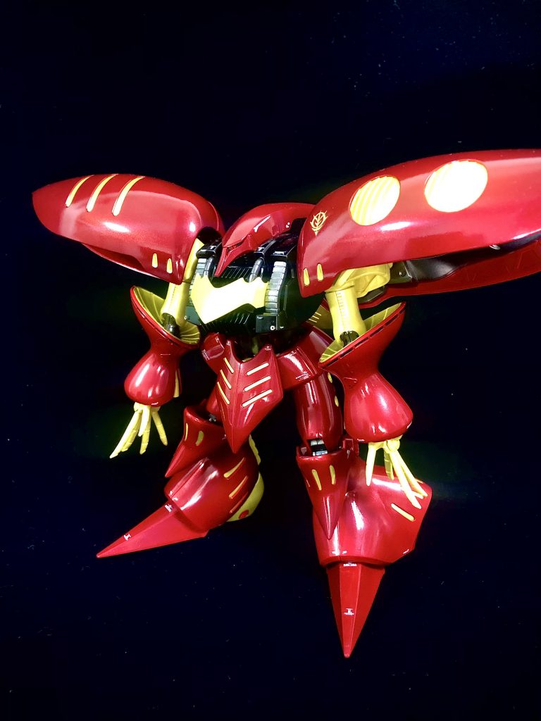 素立ち。赤の塗料はshow upさんのルビーレッドという高価な塗料を使っています。良い色が出ました。