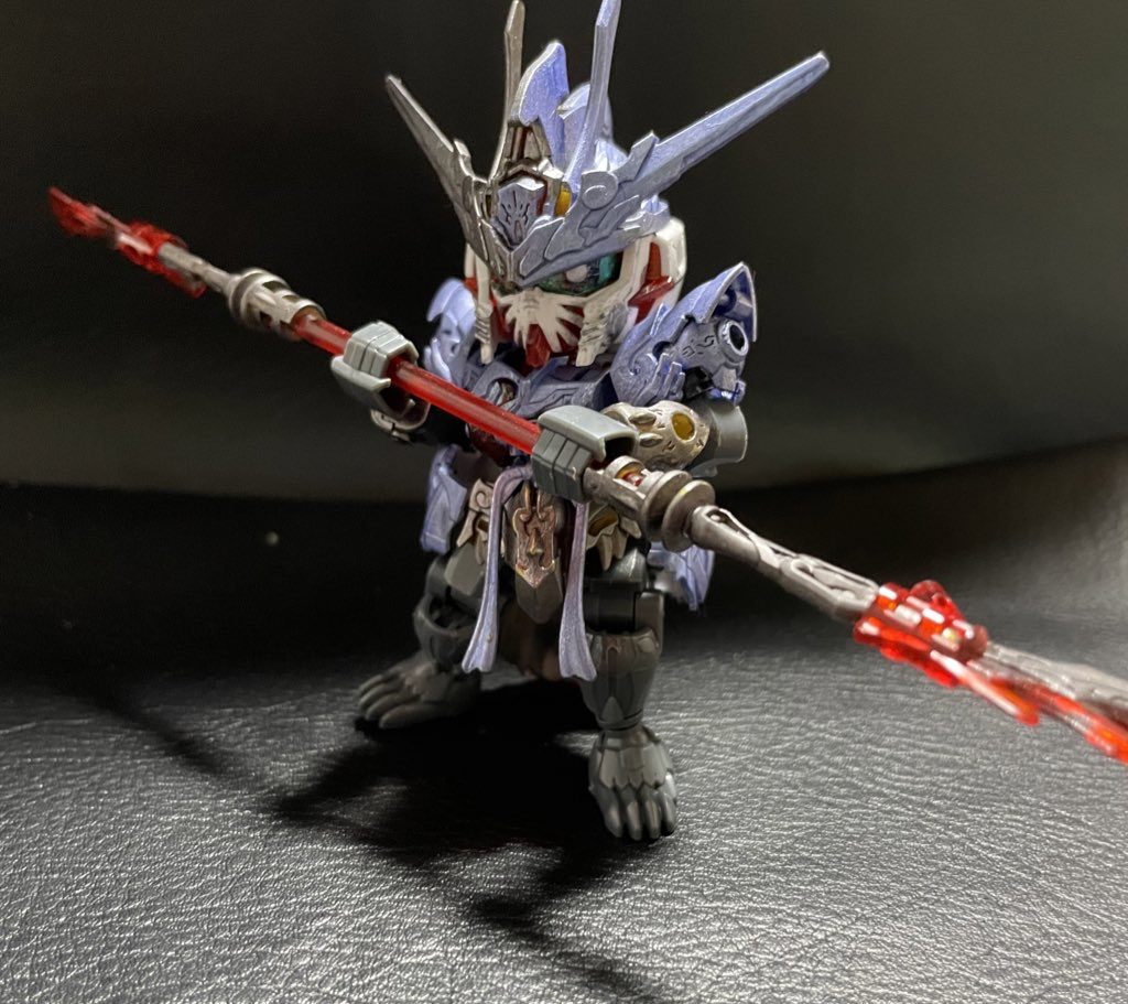 如意棒の両手持ち構えです。