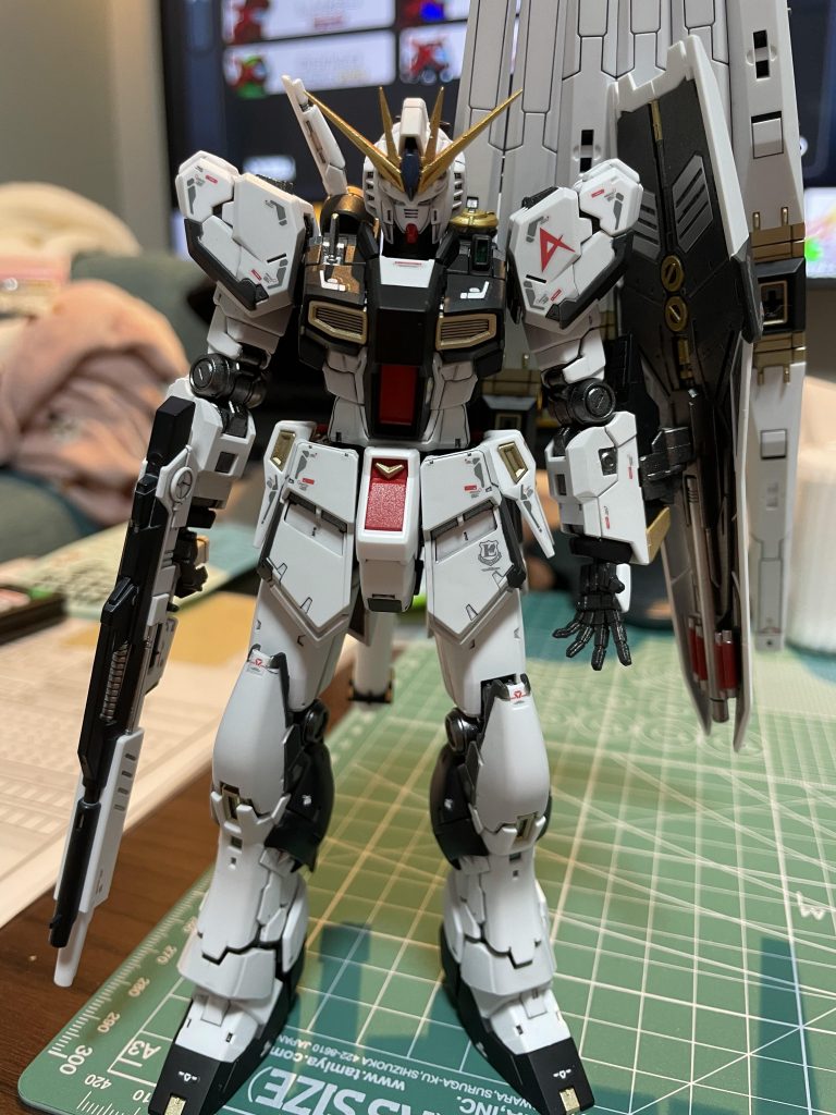 デカール、墨入れ完了後この後トップコートにパール混ぜて簡単パールコートして完成です。