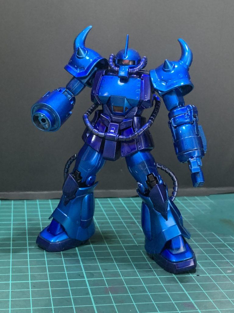 YouTube見たりしながら、艶黒からの銀塗布で下地を作りクリアブルーを調色して部位ごとに色を変えてみました。初めてなのでやはり色ムラなども多々ありましたが、まぁこんなもんでしょ^^;