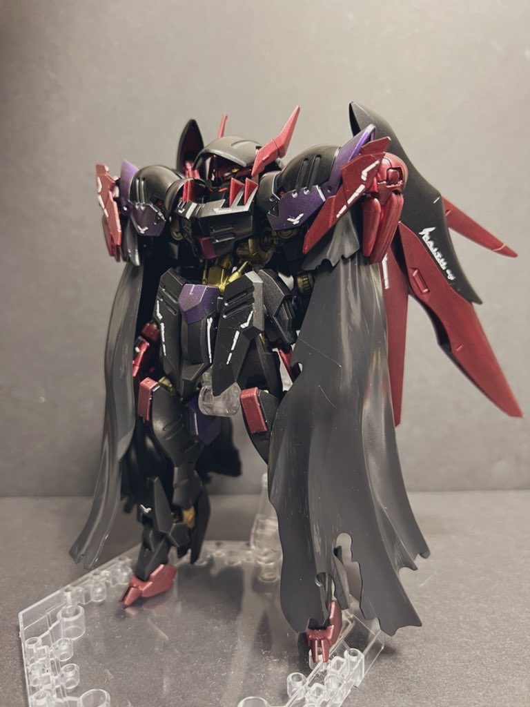 グレモリーはやはり頭部アーマーの開閉ギミックが最高ですね！印象がガラリと変わって見ていて飽きません