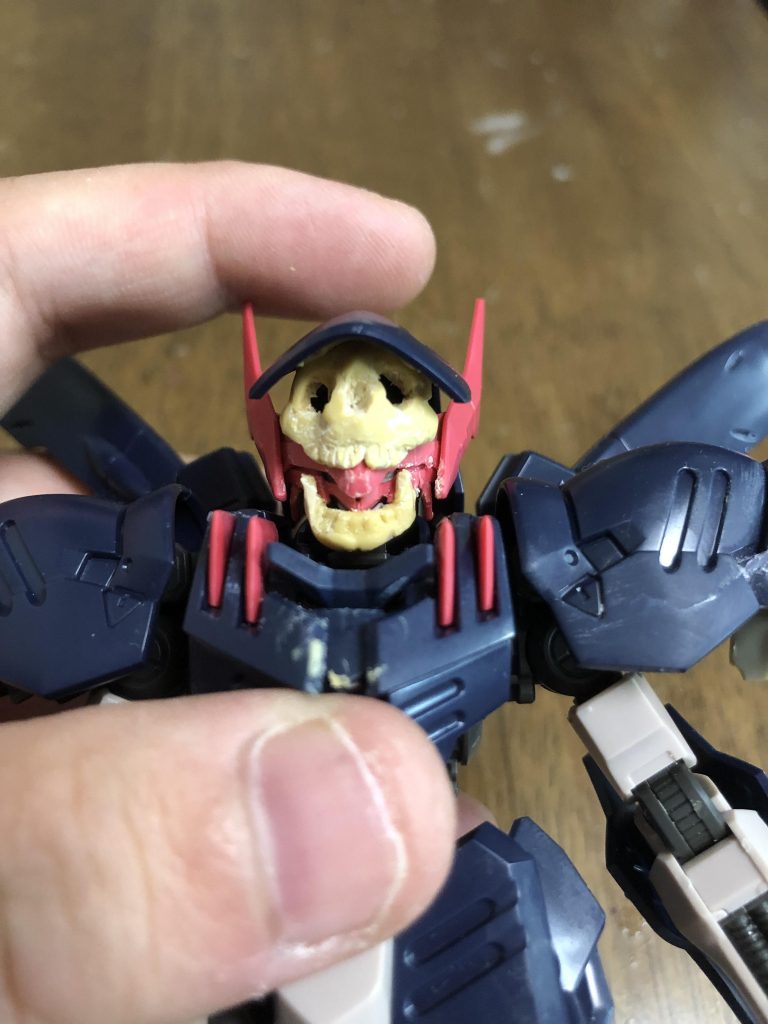 すみません塗装前撮り忘れたんで一応ほんとに作ったんだよってアピールを……w作ってる途中は不安しかなかったですがちゃんとそれっぽくなってくれてホントに良かったです……