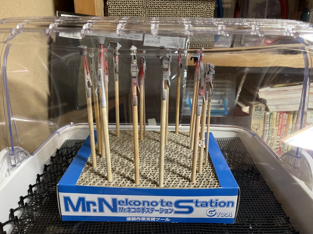 タミヤの塗装ブースと食器乾燥機も新たに導入。塗装環境がかなり快適になりました!これからもガシガシ塗るぞー!