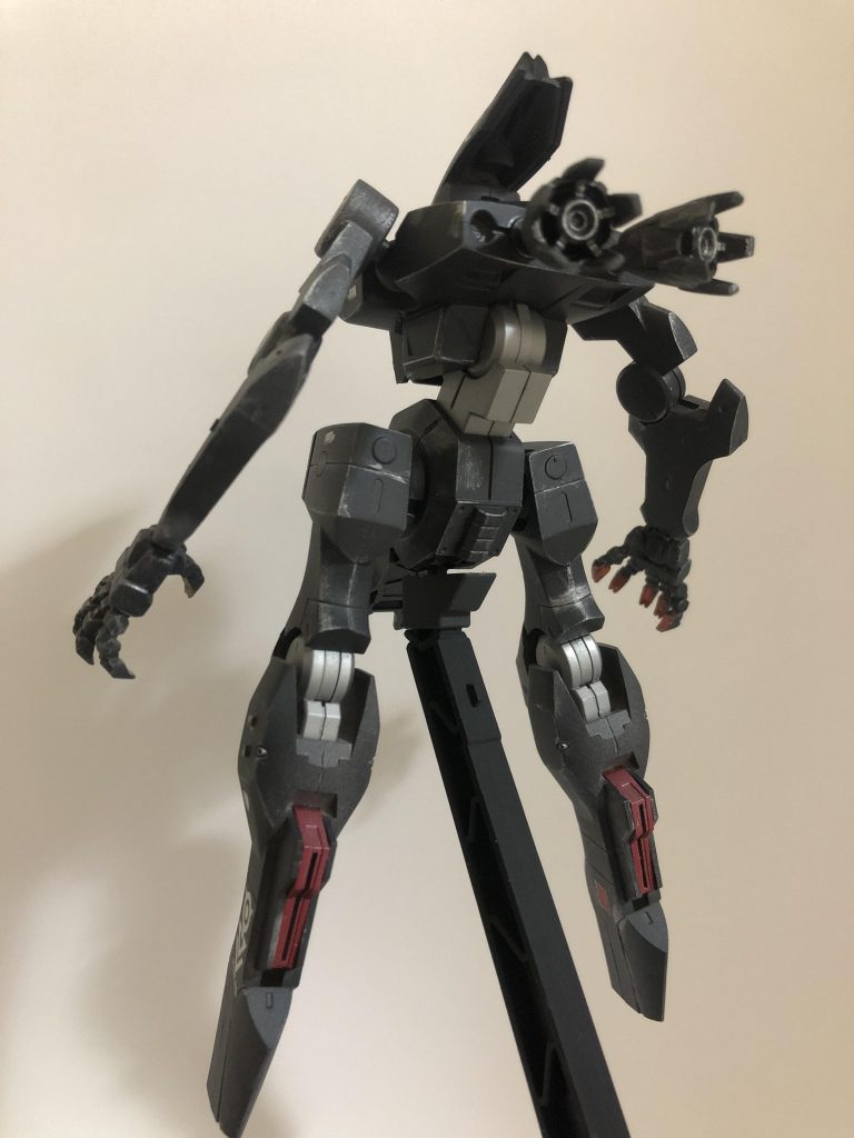 身軽な機動性を活かして敵陣に突っ込みビームを乱射して逃げていくthe・迷惑