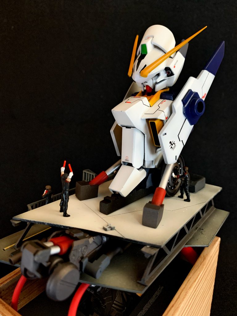顔やコックピットハッチなど各部可動もします