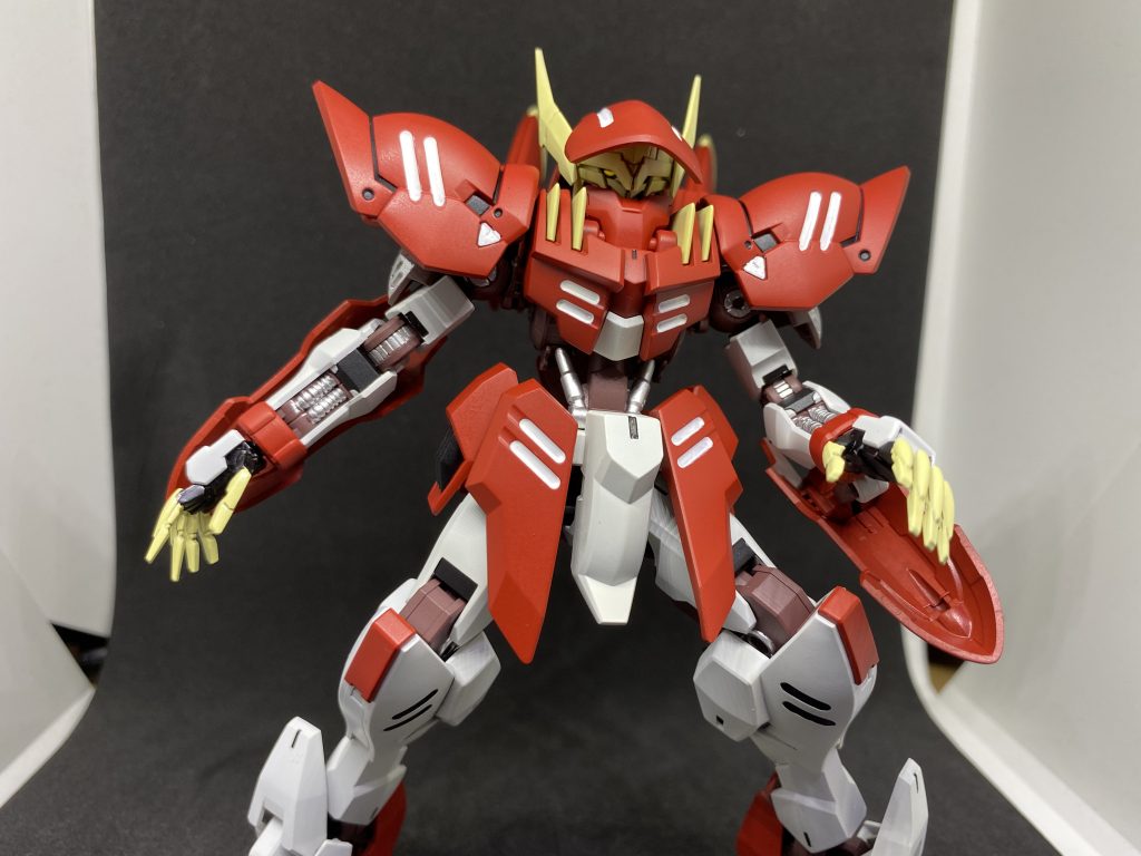 細部塗装やスミ入れ終了後、つや消しのトップコートで仕上げました。