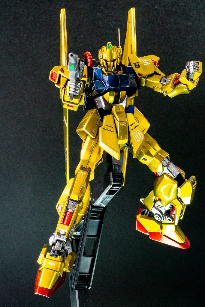 脛の内部シリンダーはクレオスさんの新色GXクリアールージュでのキャンディ塗装です。