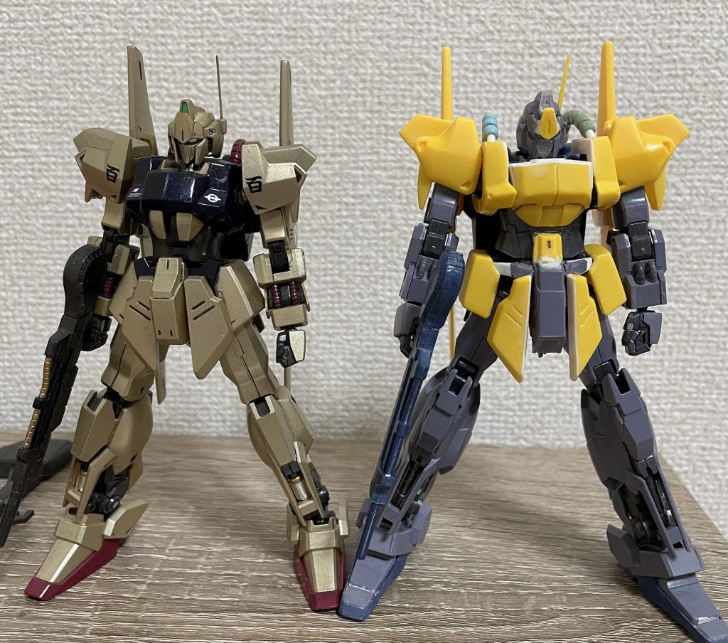 黄色いパーツは旧キット百式を切り刻んで取り付けました。