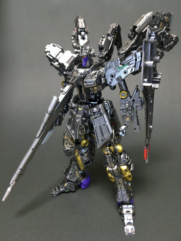 今回拘ったポイントとしてRGの売りである内部フレームを細かく塗り分けて情報量をアップしました。