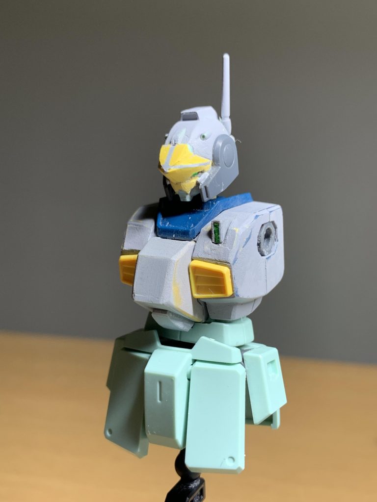 AOZよりネモカノンですが、胸まわりの面構成が違ったり、センサーが付いていたりと、元キットとは大分違ったように描かれているので、色々修正を。弄っている内に、ネモの腹の中はスカスカだということが判明、ギミックとシートをどちらも仕込むという試みを行いました。