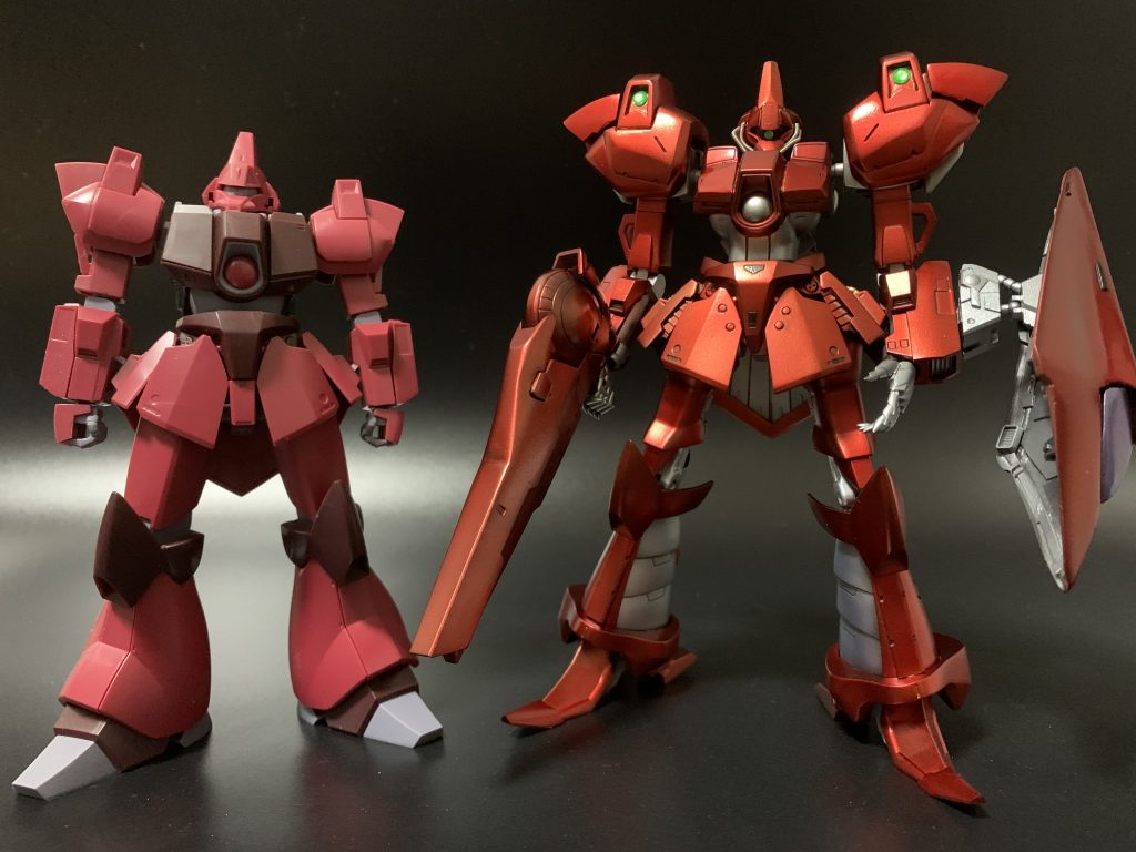 ベースキットが違うので違って当たり前ですが、HGUCガルバルディβと比較です。もうね、何もかも違うんですよ。