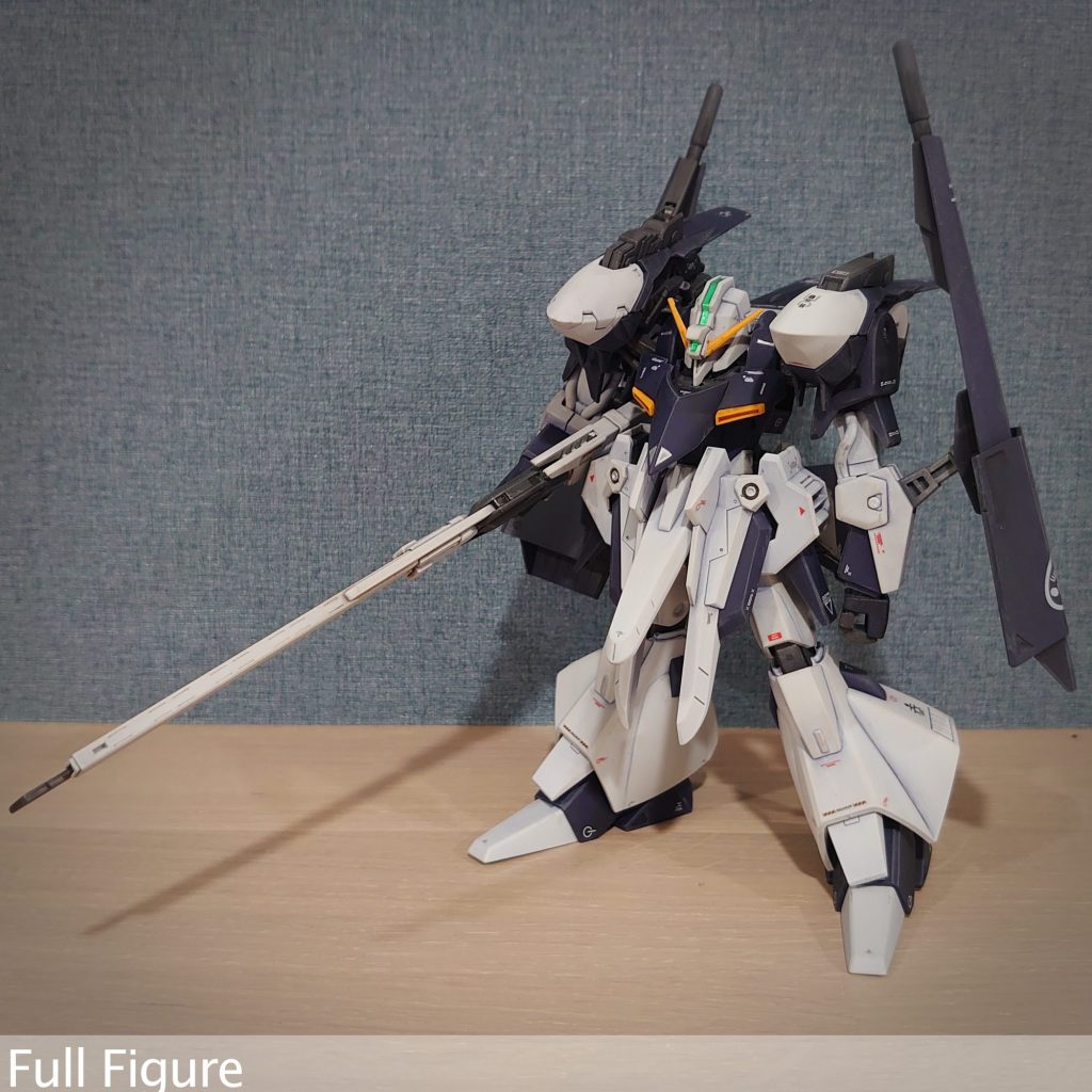 本体サイズもですが、バインダーや武装などの装備も大ボリュームで見応えがあります