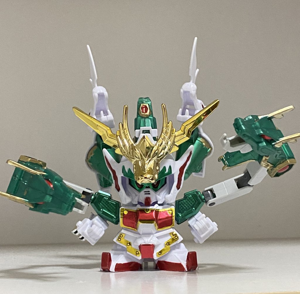 アルトロンの伸びる腕で肩アーマーの龍が可動