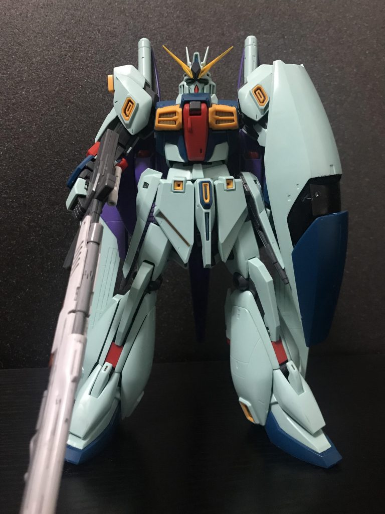 ただのリ・ガズィカスタム変更点はビームライフルをスナイパーライフルへ頭部バイザー機構追加シールド展開頭部アンテナ変更小改造の極みですww