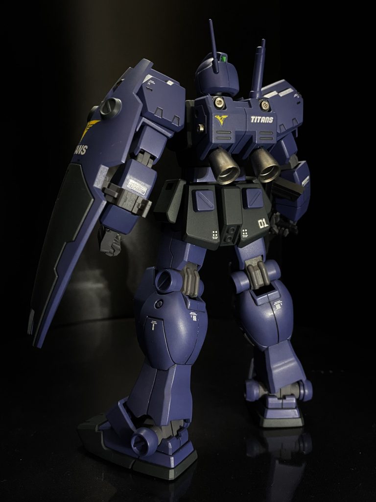 バックショット。バックパックのアポジモーターにメタルパーツをつけたぐらいですね。