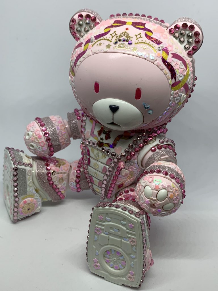 定番のくまさん座り？