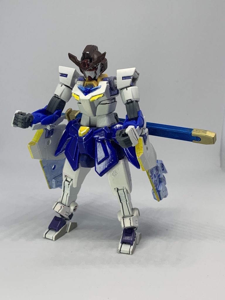 軽装モード。ウイングみたいなパーツは腕に装着する事で振袖になります。珠美ガンダムのベースはコアガンダム、腰がカミキバーニング、腕が30MMスピナティオです。振袖も30MMのエアファイターからです。