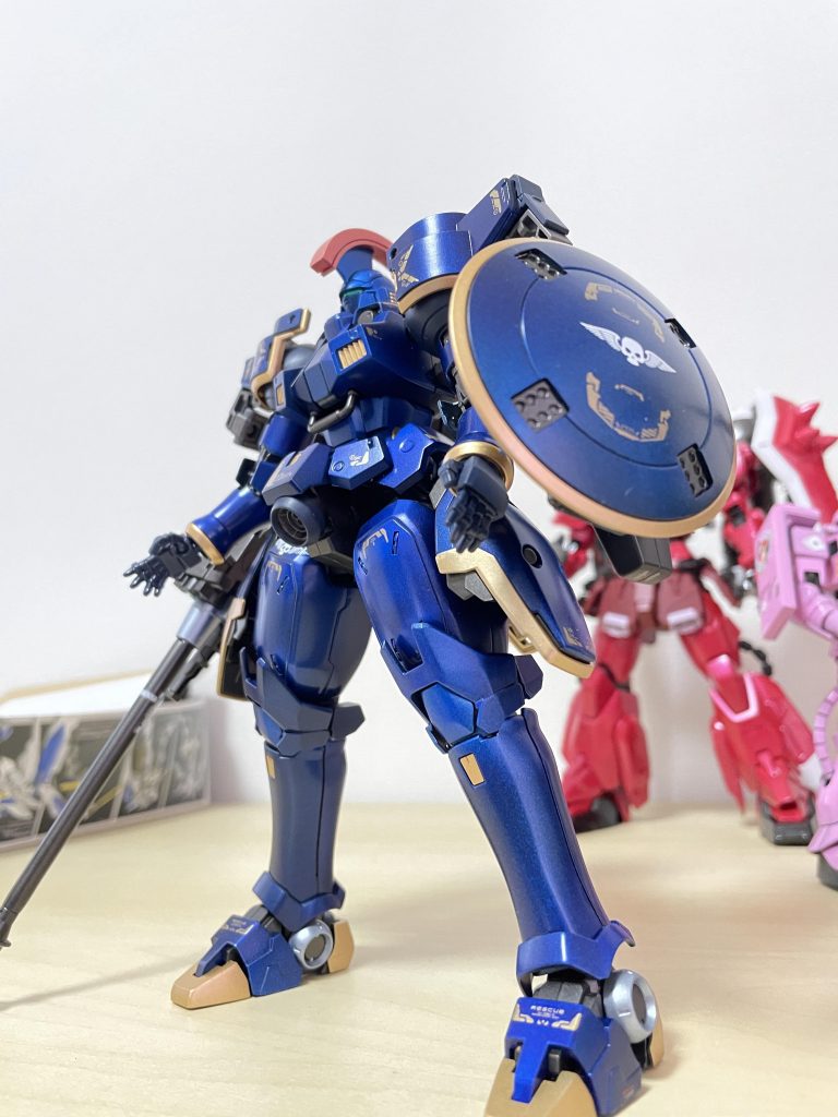 全て水性塗料で頑張りましたが、このキット組み立てに苦戦する箇所があり3回ほど空中分解しました😭塗装ハゲや傷に悩まされて最後の方はゲート跡や細かいところの仕上げより完成を優先しました💦