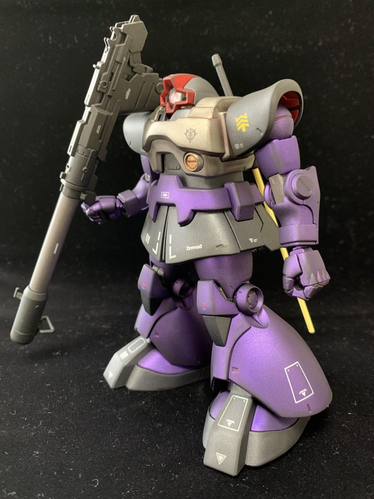 本体にはほぼ細工無し、モノアイだけMSサイトレンズに差し替えてます。武器はシステムウェポンキットのロケットバズーカが好きなので持たせてみました。