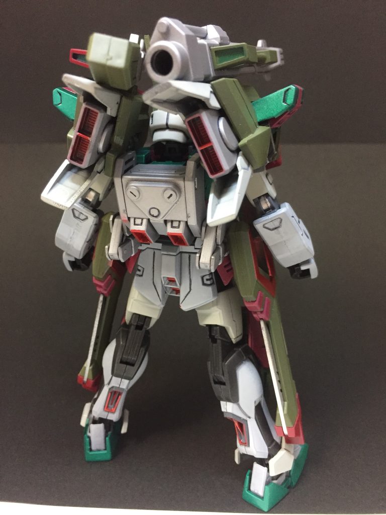 背面本体色のメタリックグリーンは明る過ぎて浮いてるので、反省点（修正する気が起きなかった笑）