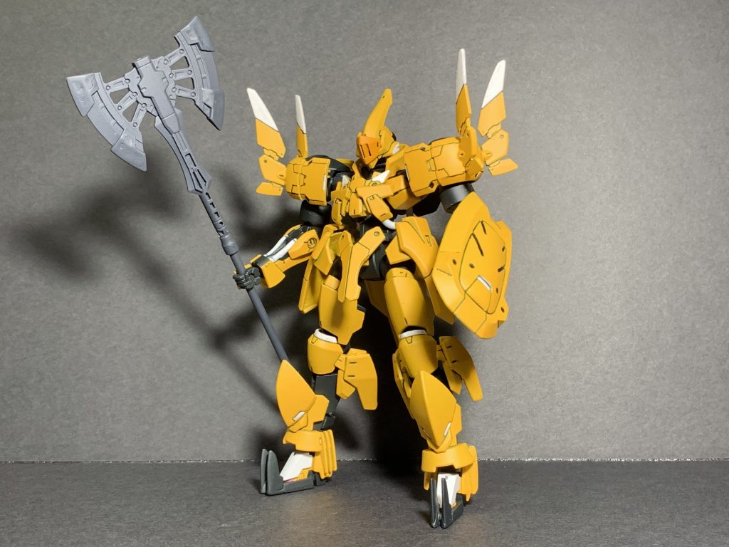 武装はシンプルにアックスとシールドのみ