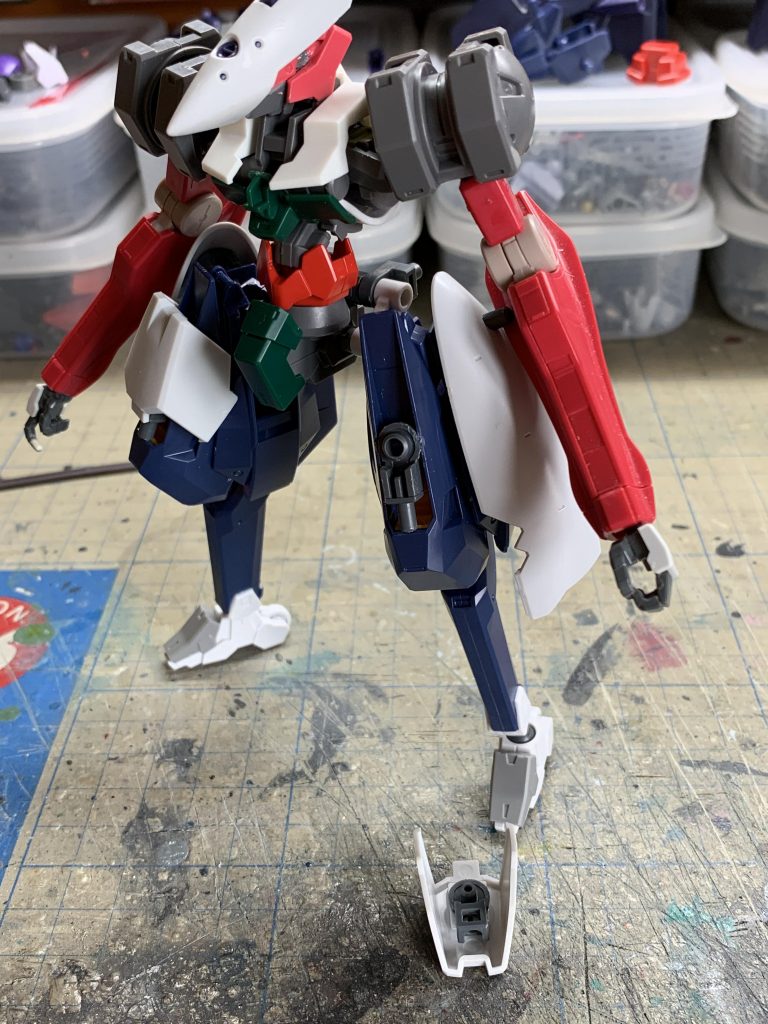 太もものカバーはボルアムジョイントを使って脱着出来る様にしました。この仕様はまるいるかさんからアドバイスいただきました。