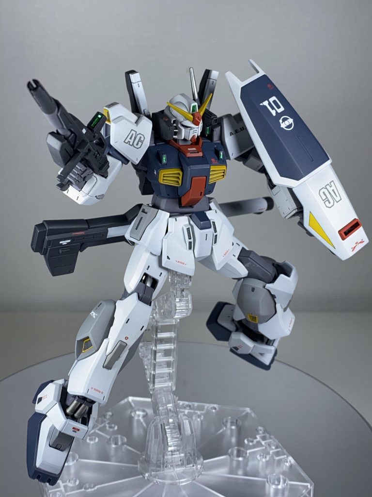デカールは思いつきのままエゥーゴ仕様で貼りました!