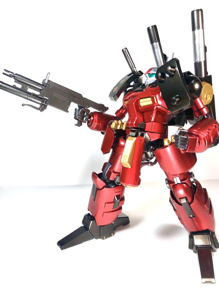 ビームライフルを装備。過剰な兵器搭載はロマンがあります。