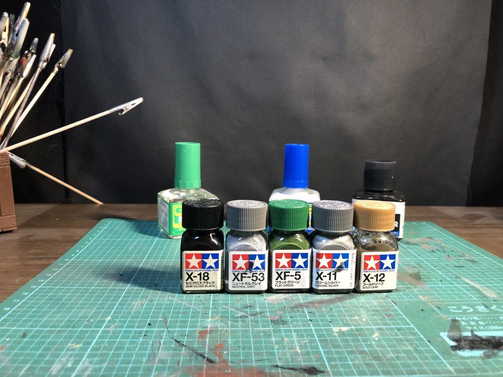 部分塗装はエナメル塗料を使ってます