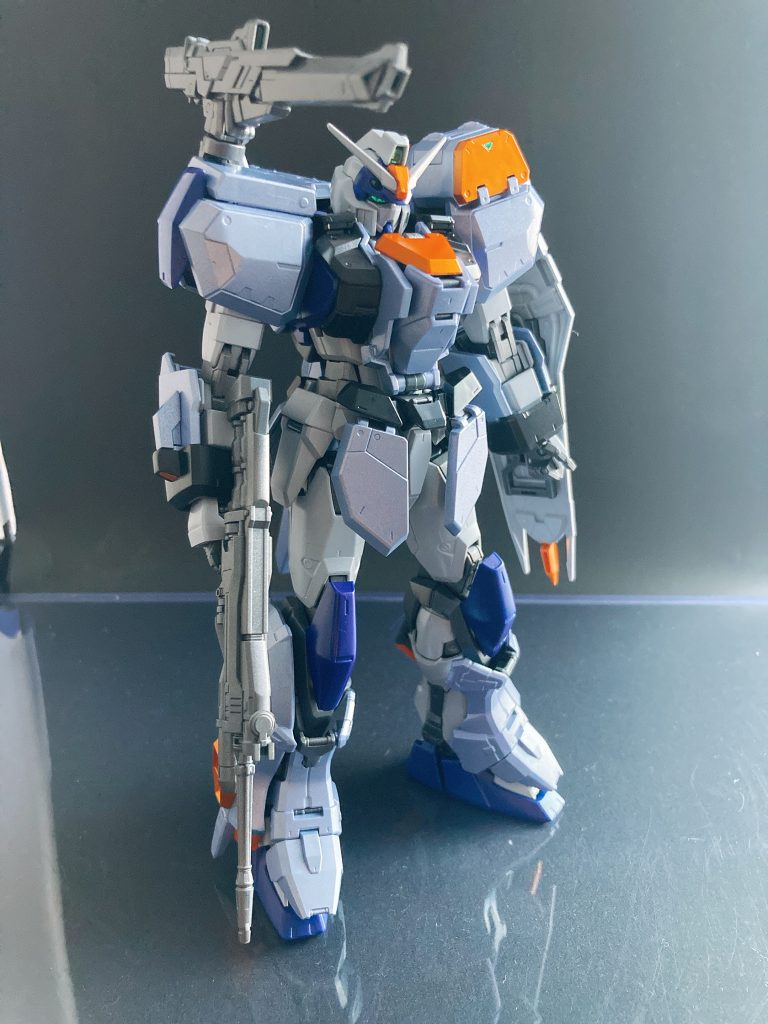 光沢クリアを吹いてデカールを貼ったら完成ですが、今の状態も好きなのでしばらくこのまま飾ろうかなぁありがとうございました!