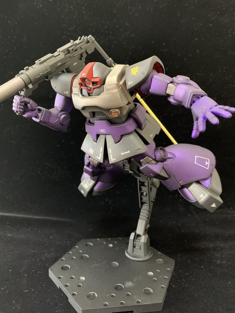 全体をつや消しで塗装後、ウェザリングマスターのススで汚して、その上から再度つや消しでコーティングして仕上げてます。