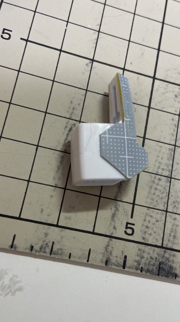 左腕をプラ板工作で立体的にすることで、情報量を増してます。(増してるつもりですw)