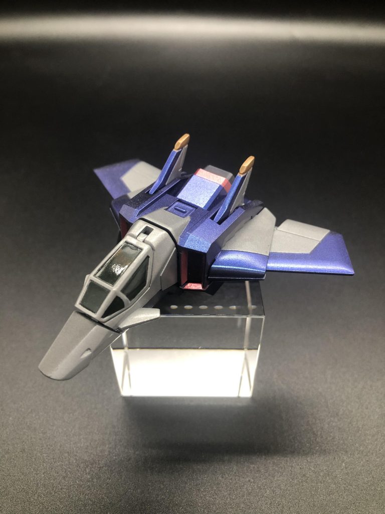 これまた、パーツ分割でほとんど塗り分けされてない問題児です😆