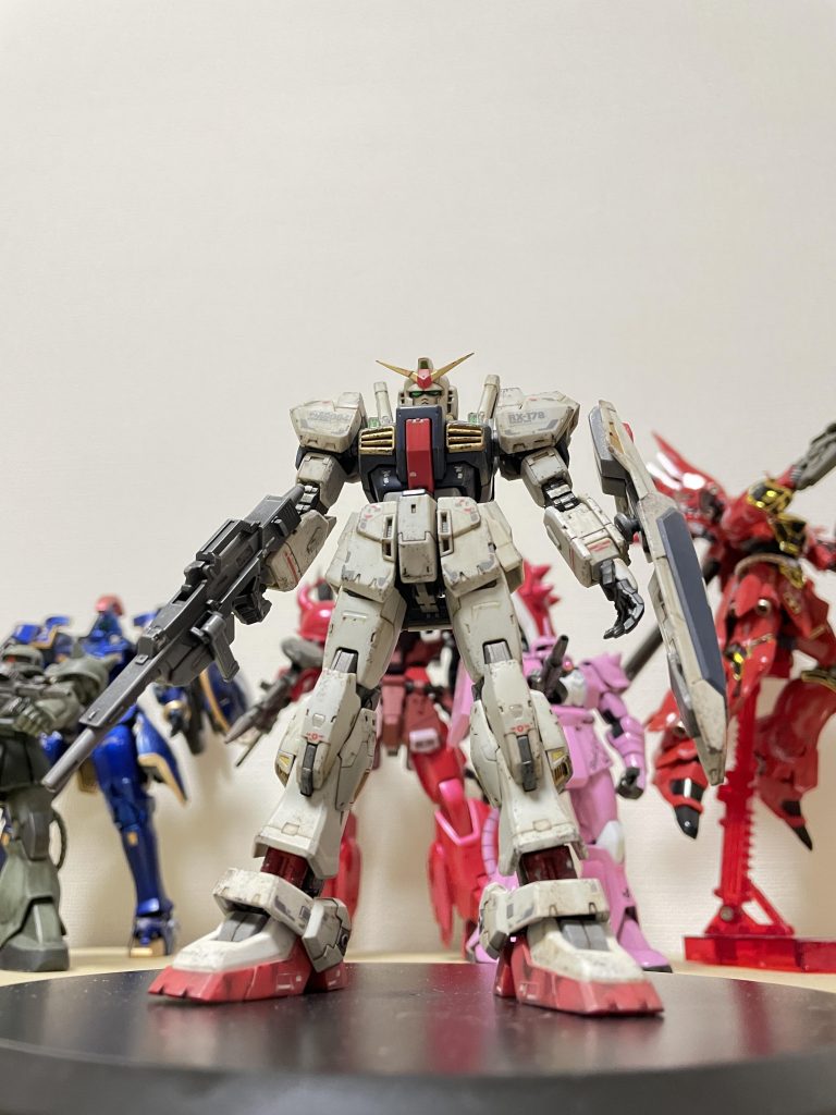 この機体を使ってジオラマでも作れたらなぁと思いつつ、時間かかりそうなので機体をまずUPしました✌️