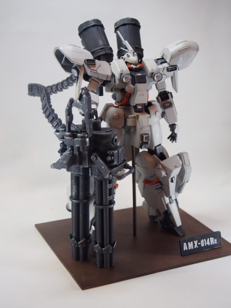 台座を自作しディスプレイ